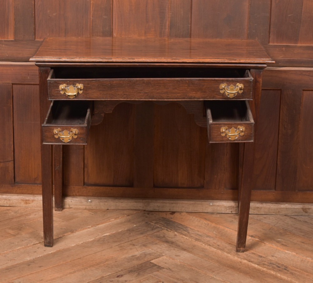 18th Century Oak Lowboy   View VIII