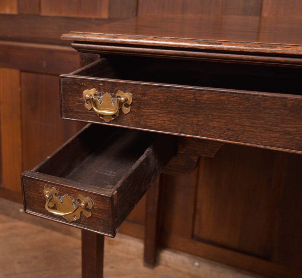 18th Century Oak Lowboy   View IX