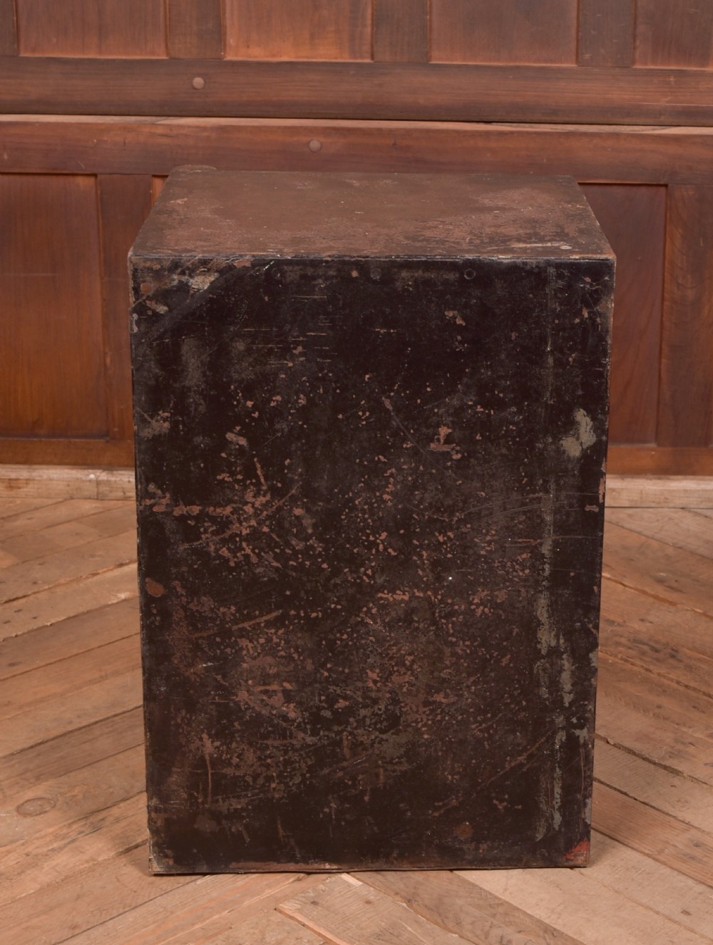 Thomas Perry and Sons Victorian Safe  View XII