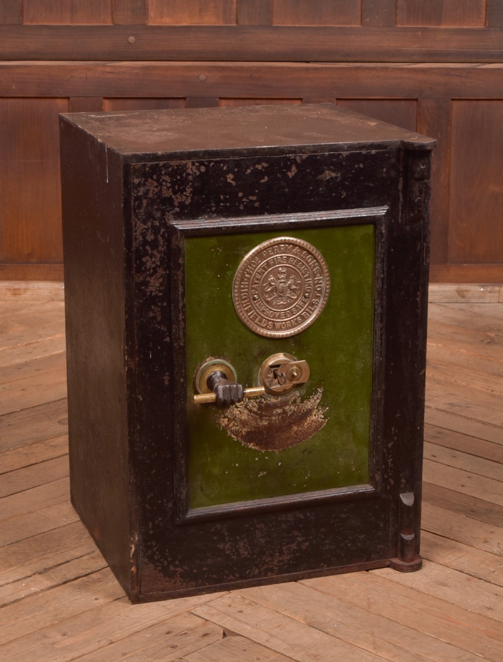 Thomas Perry and Sons Victorian Safe  View XV