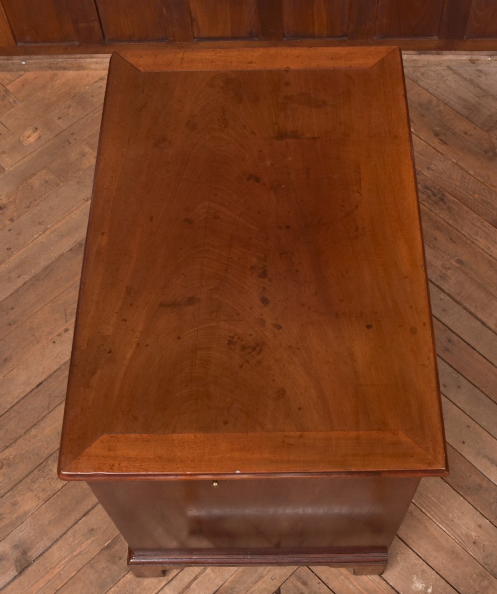 Georgian Mahogany Knee Hole Desk View XVIII