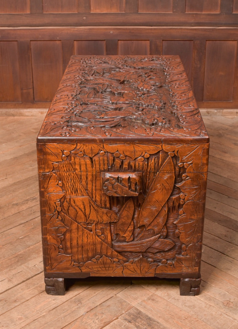Nam Lee & Co Camphor Wood Storage Box View XVII