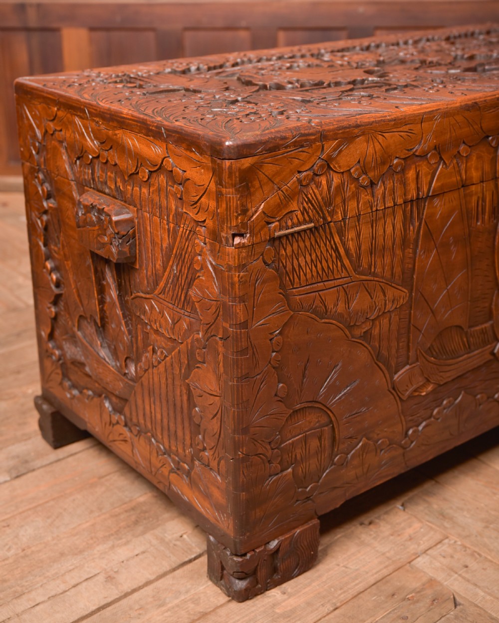 Nam Lee & Co Camphor Wood Storage Box View XVIII