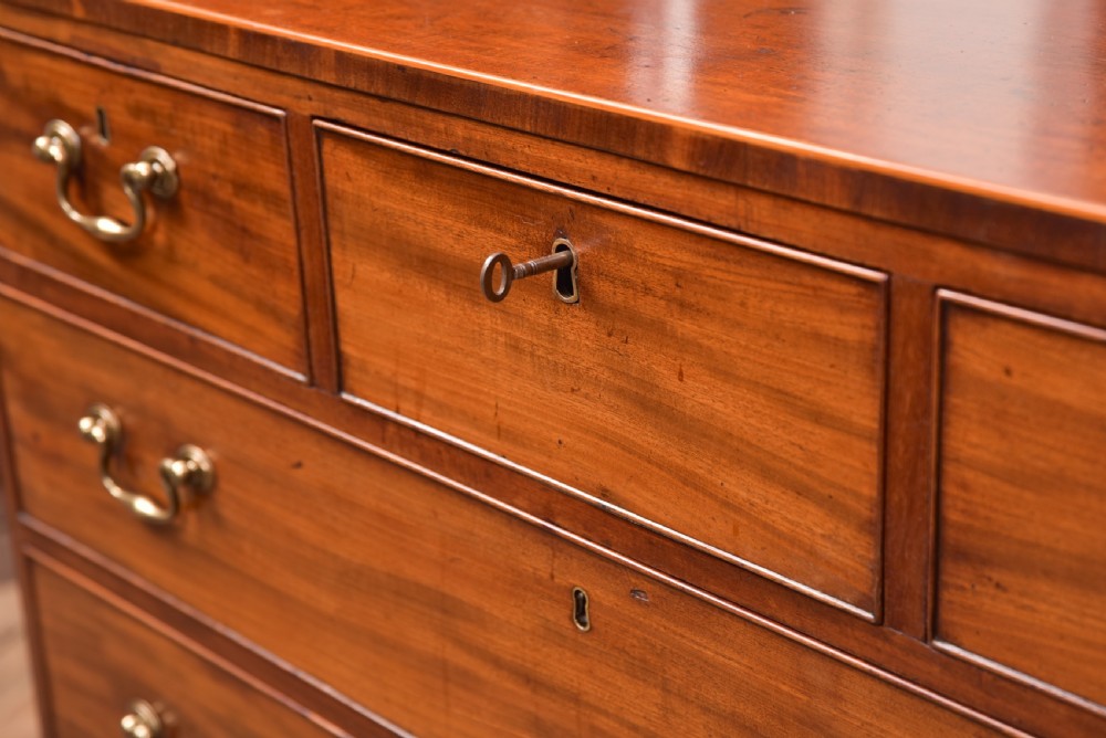 Georgian Mahogany Chest of Drawers View VIII