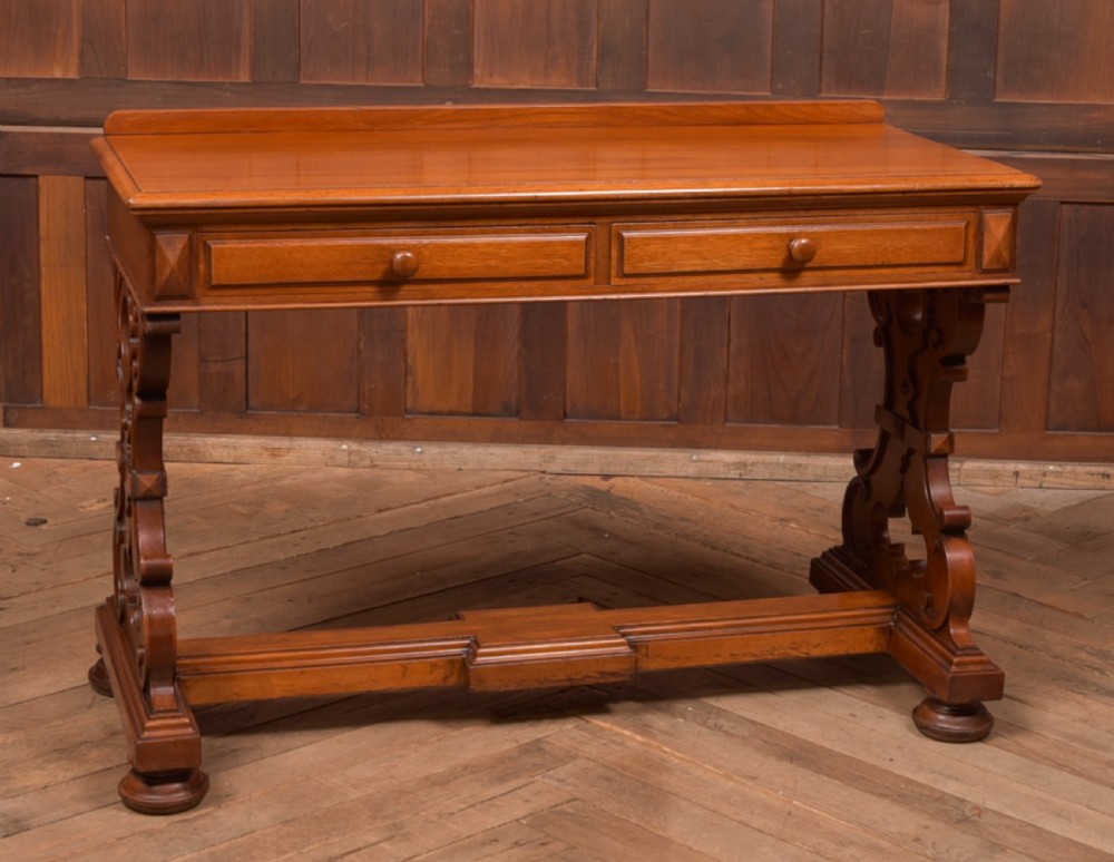 Victorian Red Walnut Hall Table Thomas Colquhoun