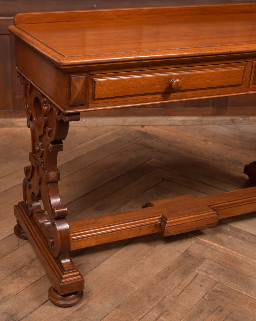 Victorian Red Walnut Hall Table Thomas Colquhoun View III