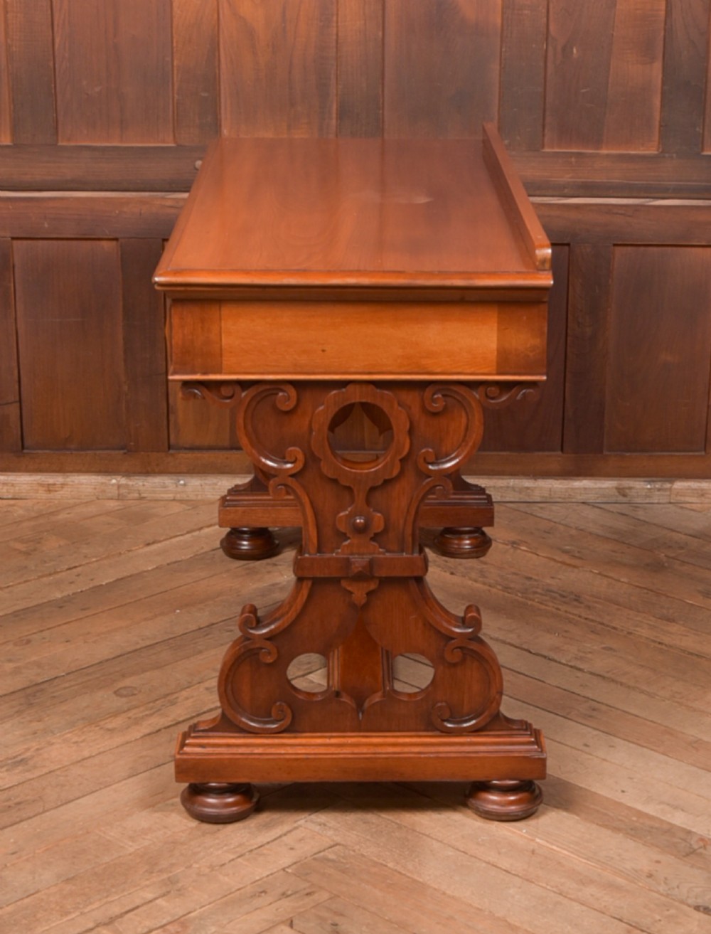 Victorian Red Walnut Hall Table Thomas Colquhoun View XIII
