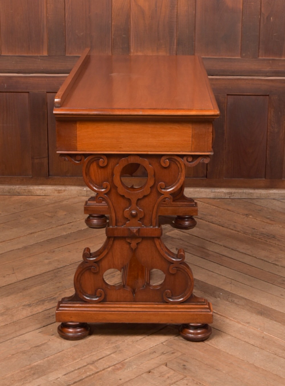Victorian Red Walnut Hall Table Thomas Colquhoun View XV