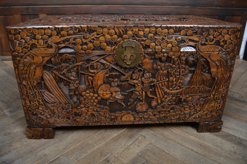 Chinese Camphor Wood Blanket / Storage Box View IV