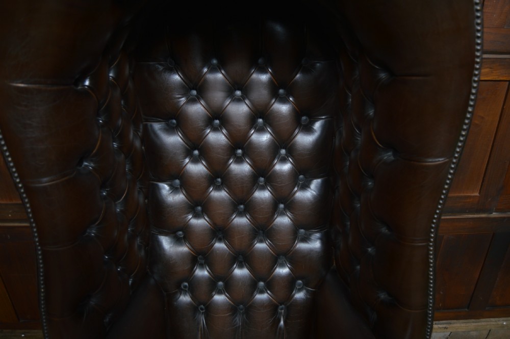 Chesterfield Porter Chair View IX