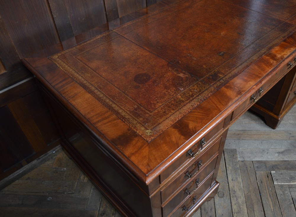 Edwardian Mahogany Knee-hole Desk View XI