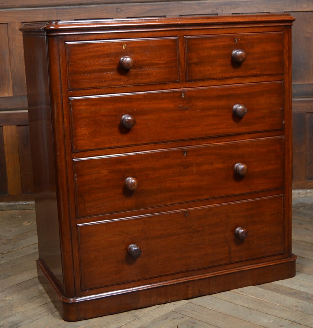 Victorian Mahogany Chest of Drawers