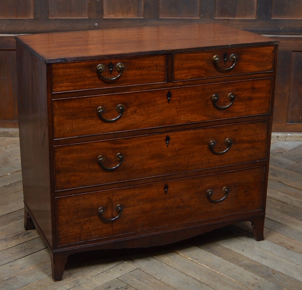 Georgian Mahogany Chest of Drawers