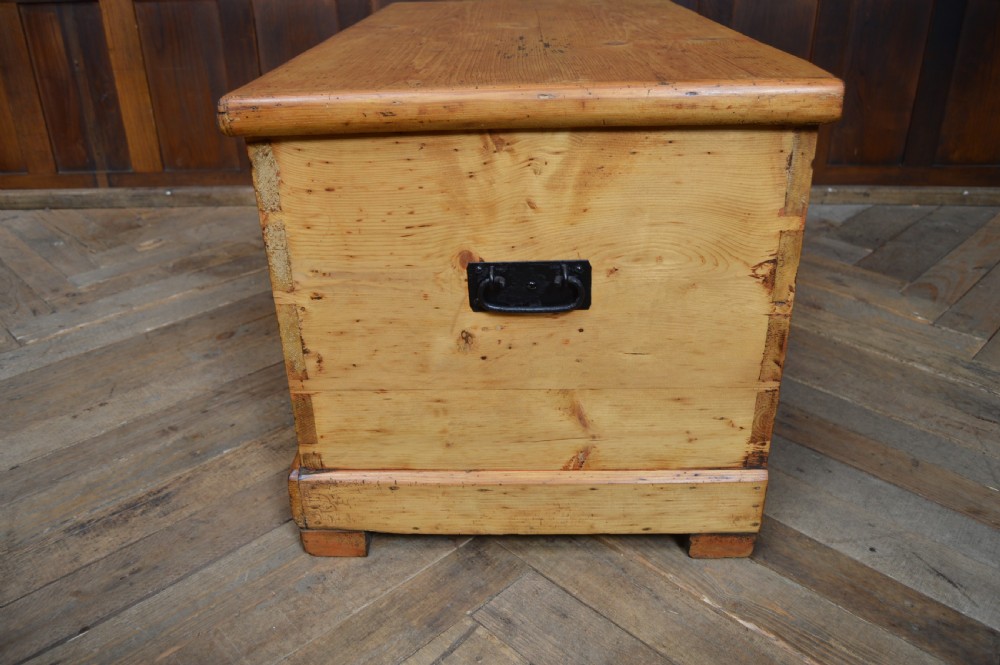 Victorian Pine Blanket / Storage Box View VIII