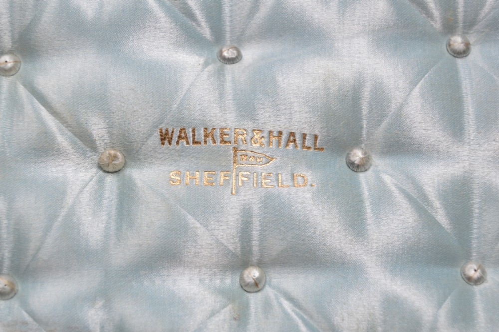 Walker & Hall Carving Set View IV