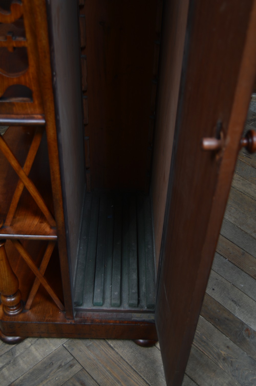 Victorian Mahogany Leaf Holder/ Whatnot View XVIII
