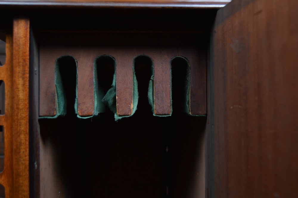 Victorian Mahogany Leaf Holder/ Whatnot View XIX