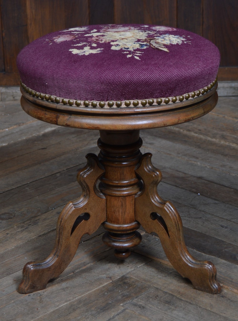 Victorian Walnut Adjustable Piano Stool
