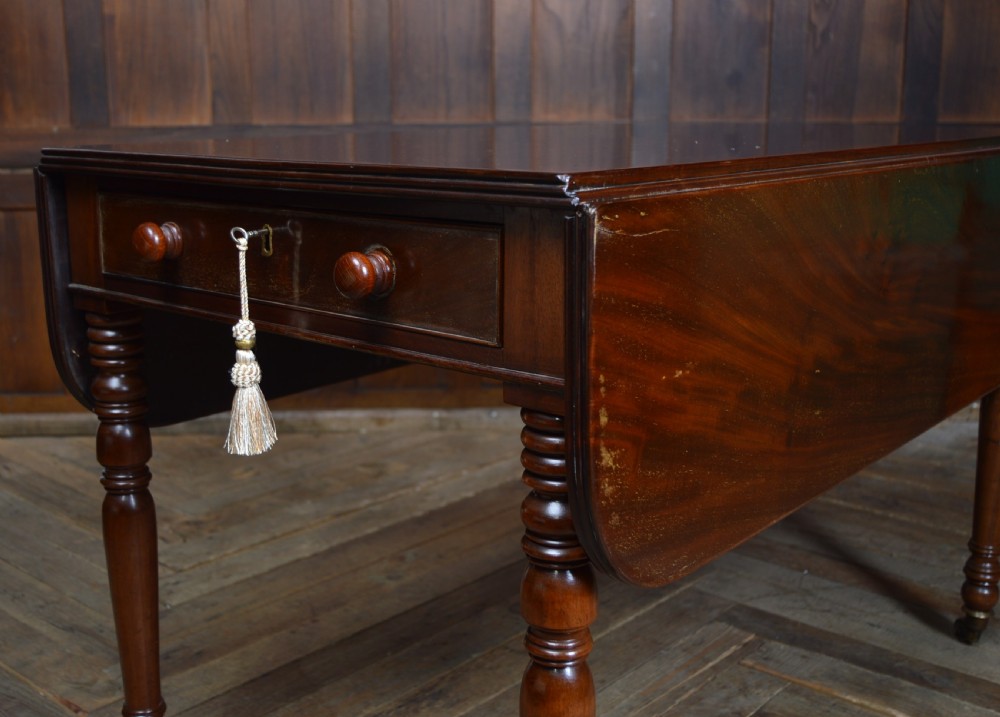 Victorian Mahogany Pembroke / drop leaf table View III