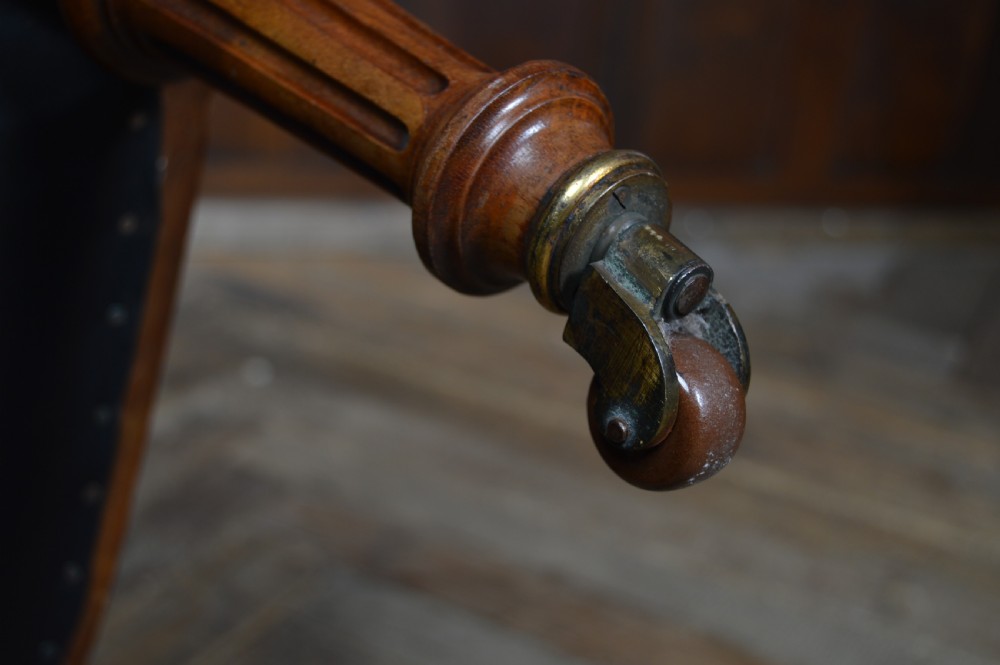 Victorian Walnut Bedroom/Nursing Chair View XI