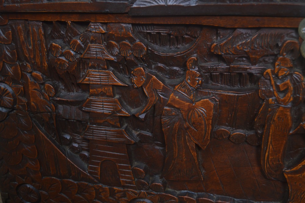 Oriental Camphor Wood Blanket / Storage Box View VI