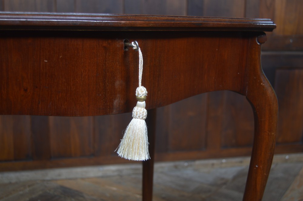 Edwardian Mahogany Bijouterie  Table View III