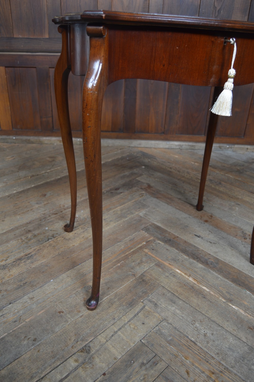Edwardian Mahogany Bijouterie  Table View IV
