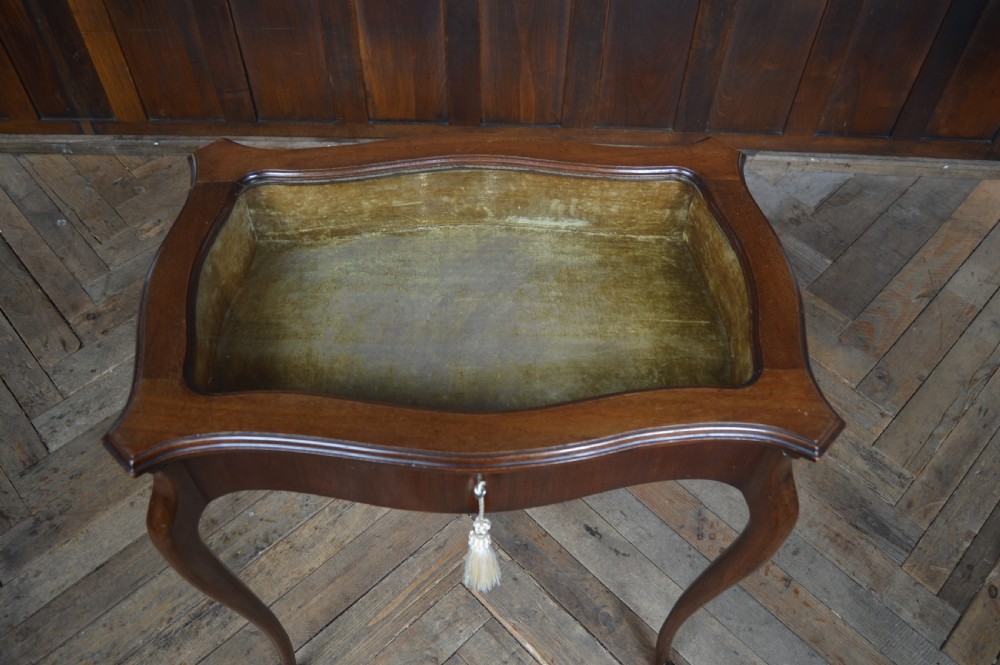 Edwardian Mahogany Bijouterie  Table View VIII