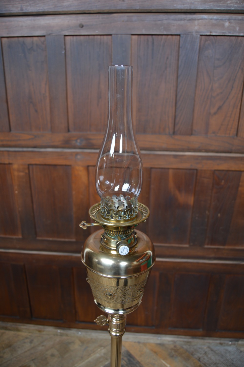 Victorian Paraffin / Oil Lamp  View XIII