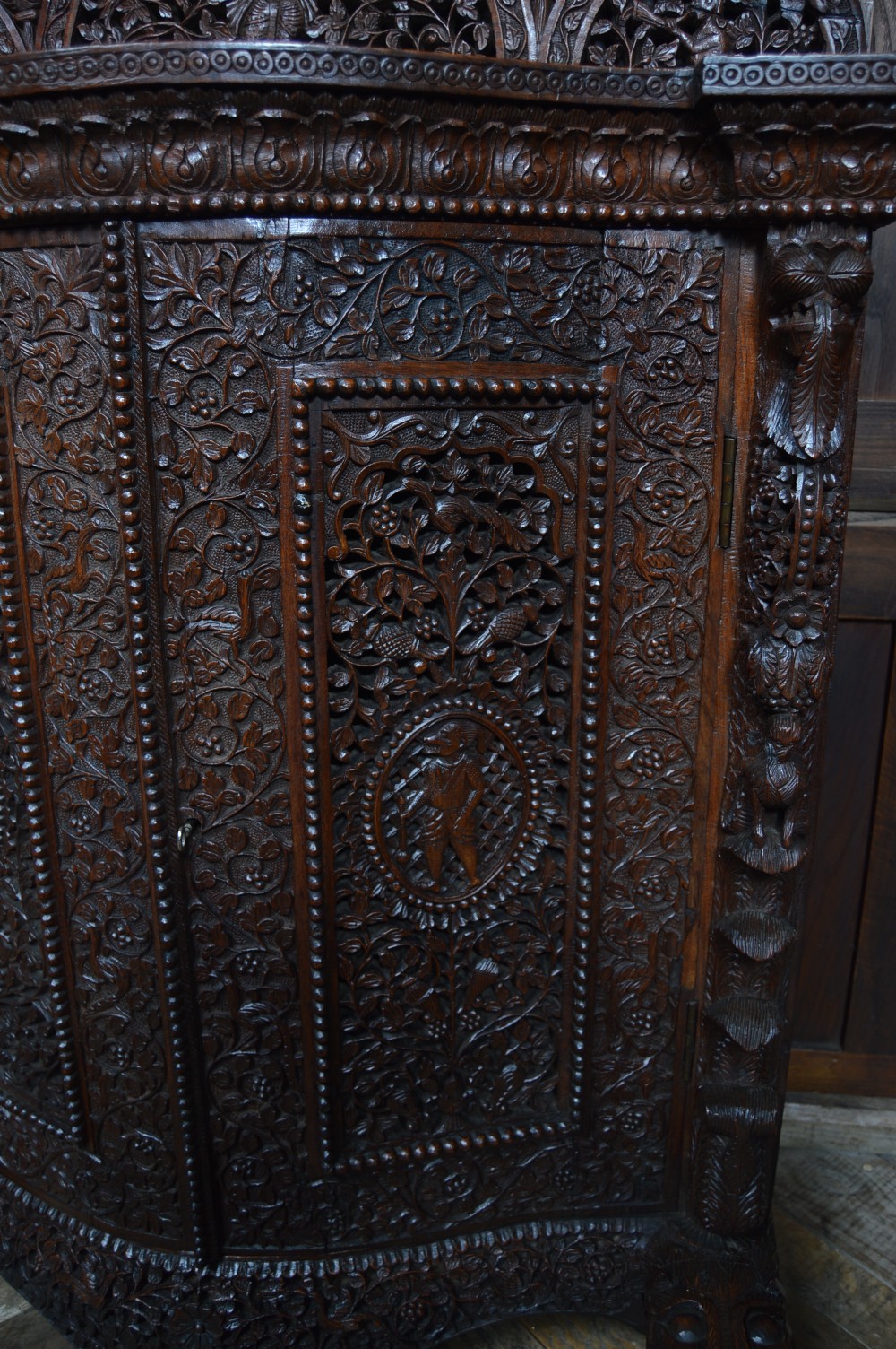 Victorian Burmese Padouk Sideboard / Cabinet View XI
