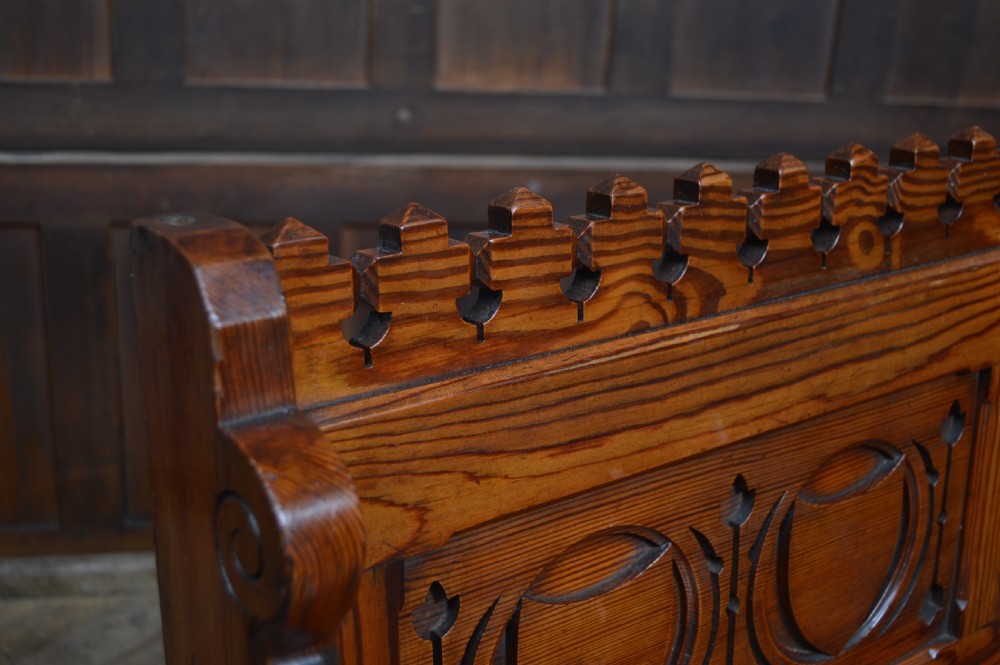 Arts & crafts Alter Chair View III
