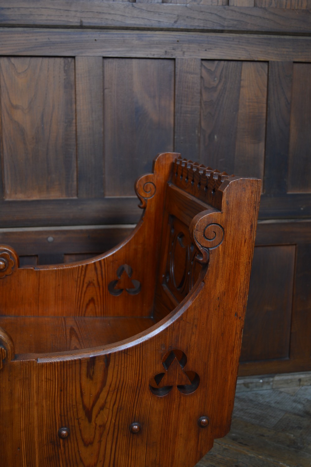 Arts & crafts Alter Chair View XI