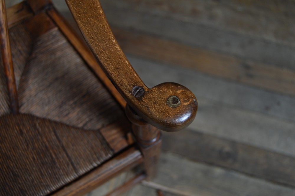 Georgian Elm Child's High Chair View XIII