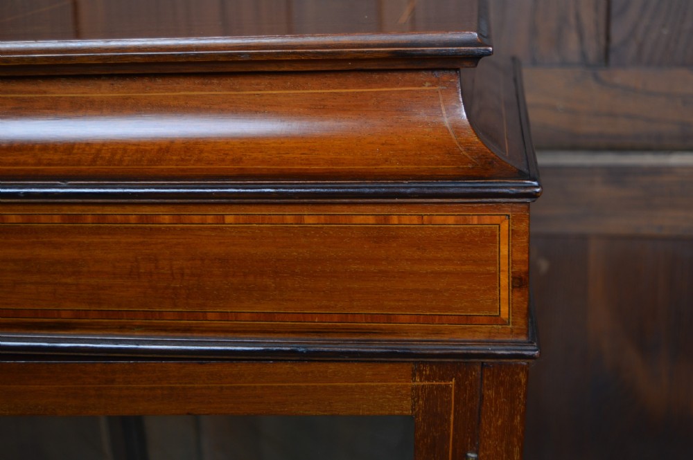 Edwardian Mahogany Vitrine / Display Cabinet View V