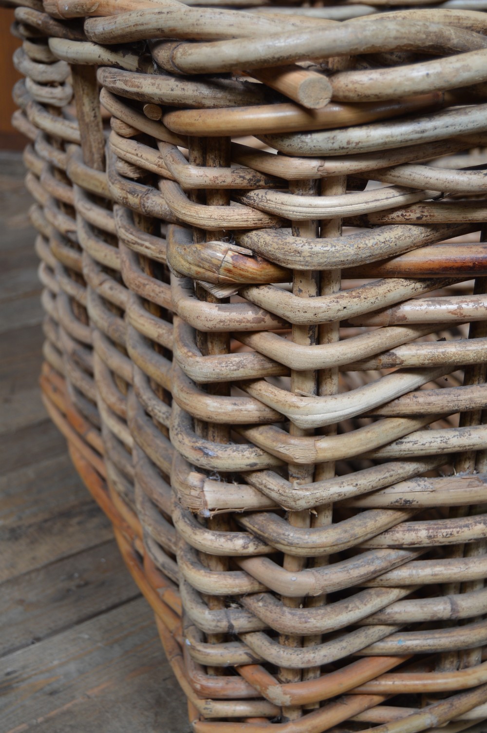 Large Country House Wicker Basket View III