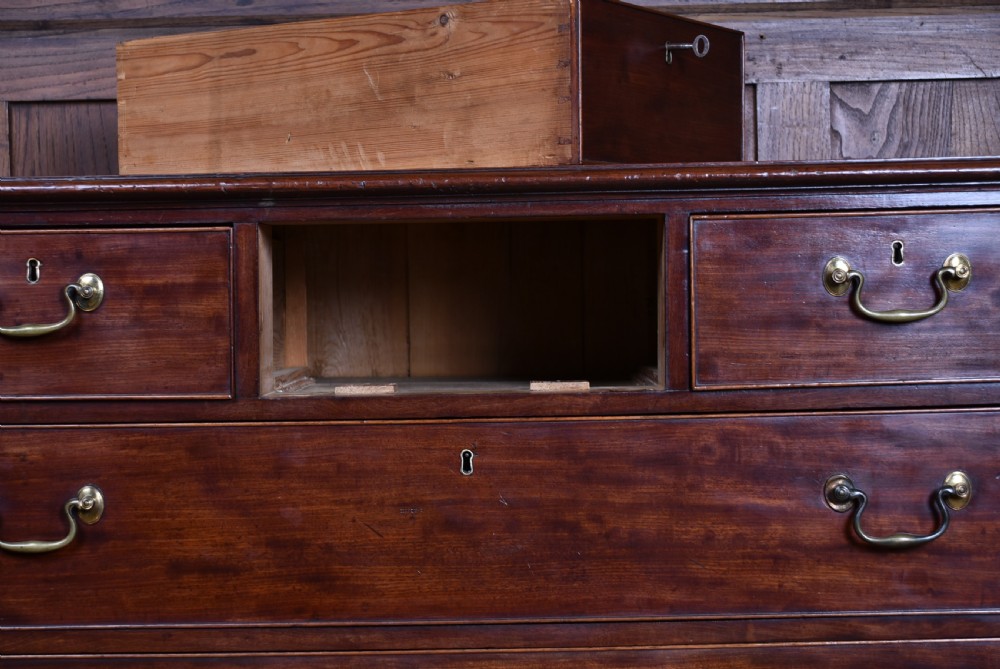 Georgian Mahogany Chest of Drawers View VIII