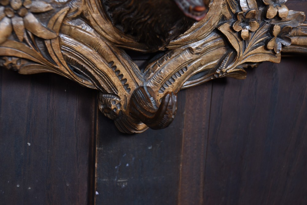 Black Forest Bear Coat Hook View VII