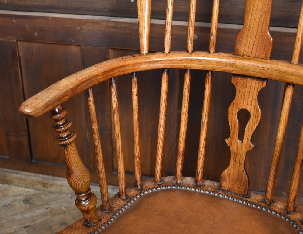 Oak and Elm Windsor Chair View VII
