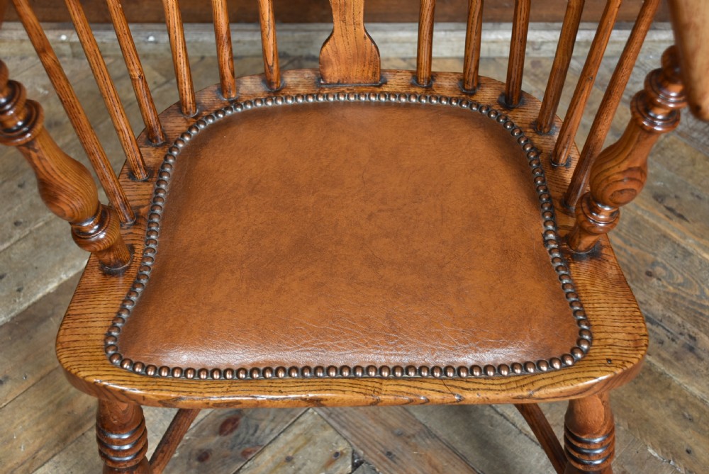 Oak and Elm Windsor Chair View IX