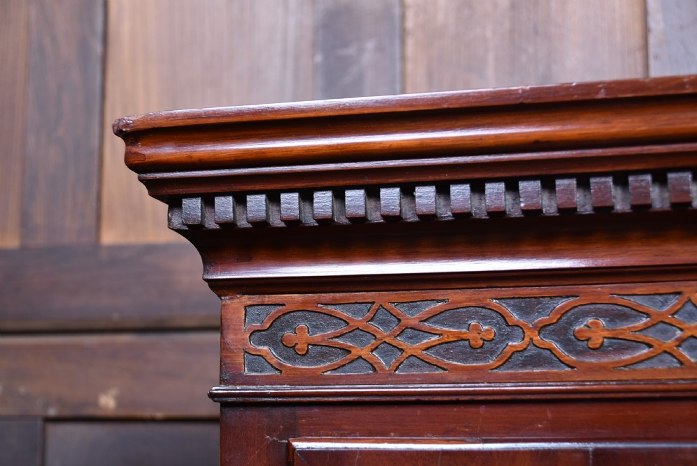 Georgian Mahogany Chest on Chest View II