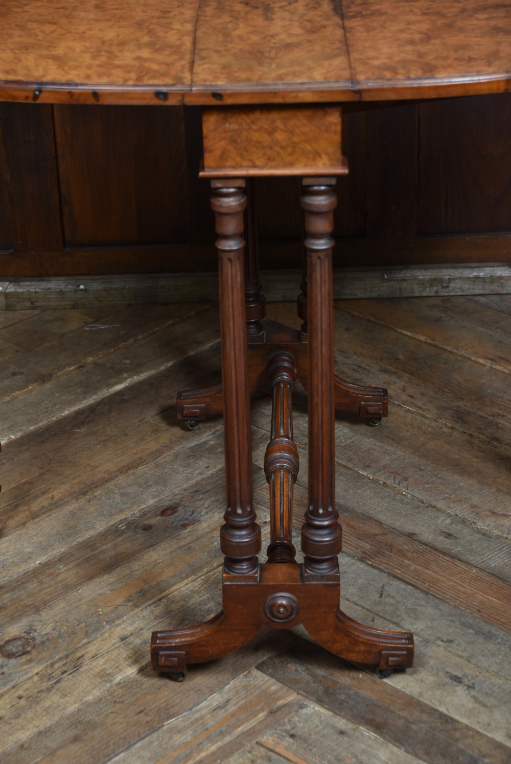 Victorian Burr Walnut Sutherland Table View VIII