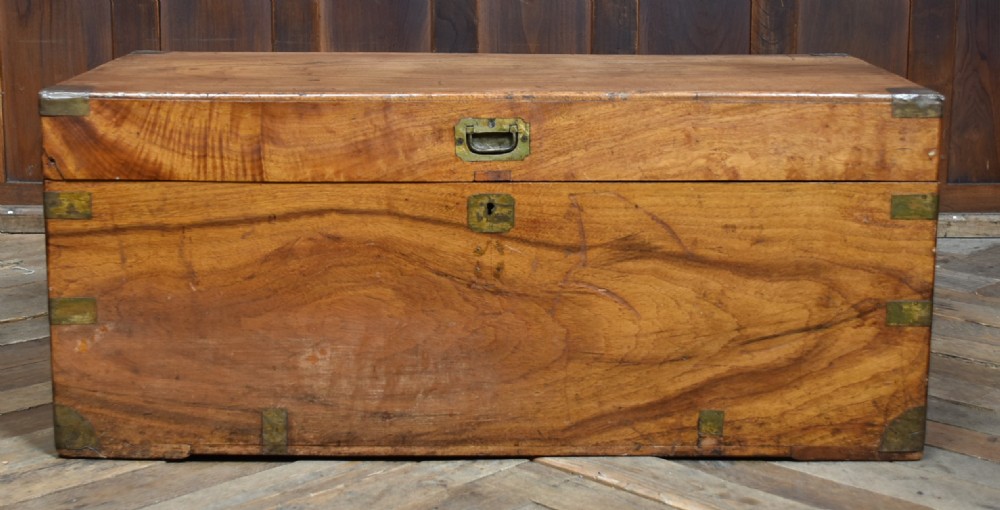 Camphor Wood Blanket / Storage Box View III