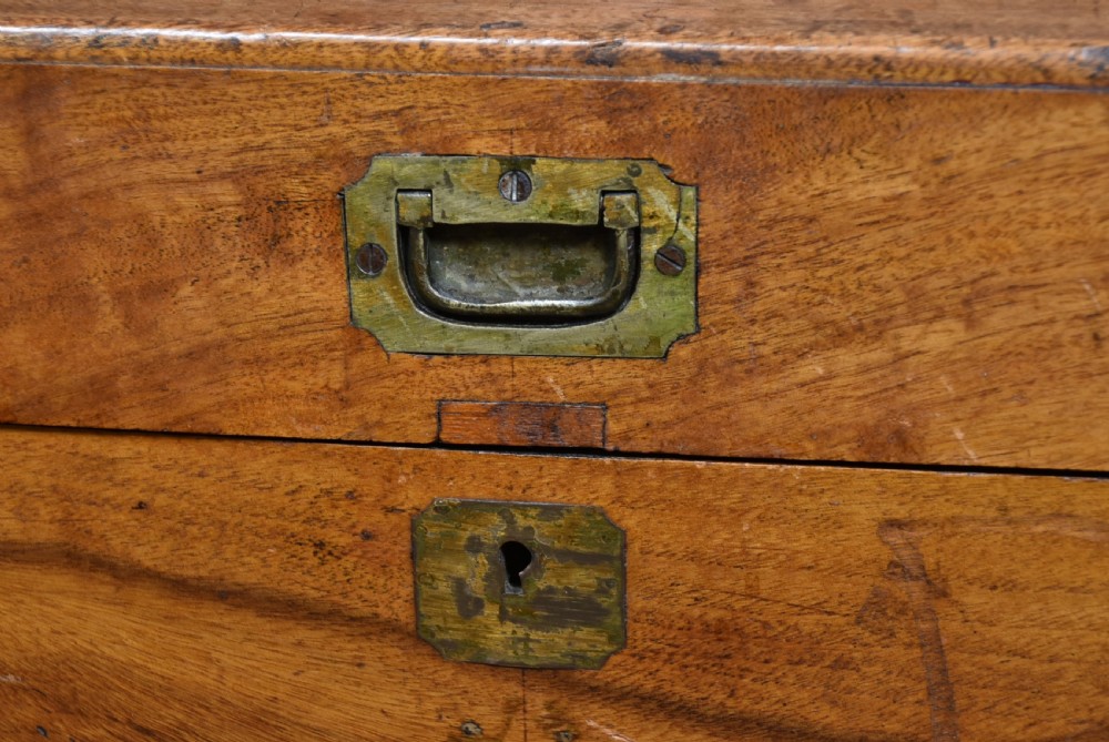 Camphor Wood Blanket / Storage Box View V