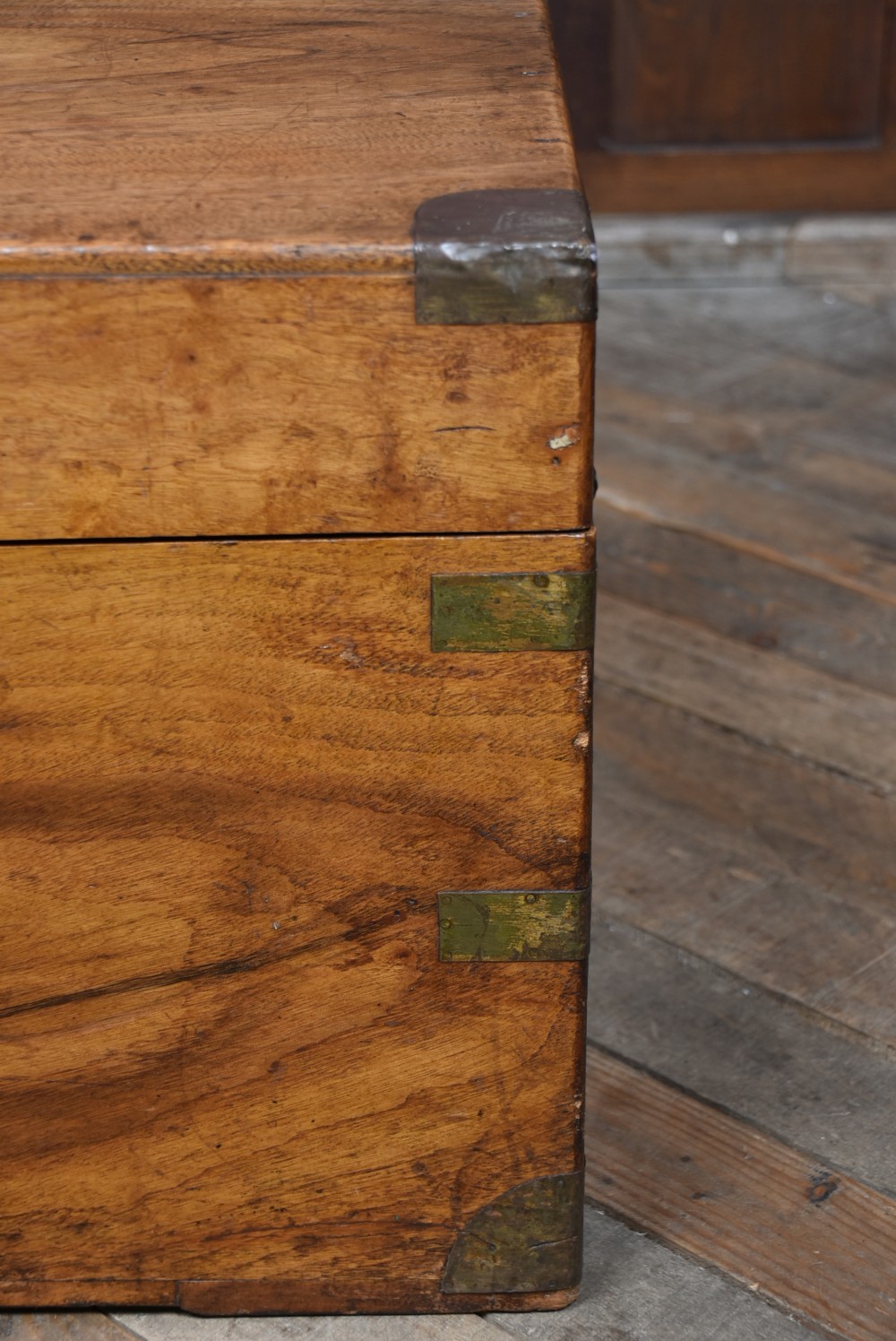 Camphor Wood Blanket / Storage Box View VI