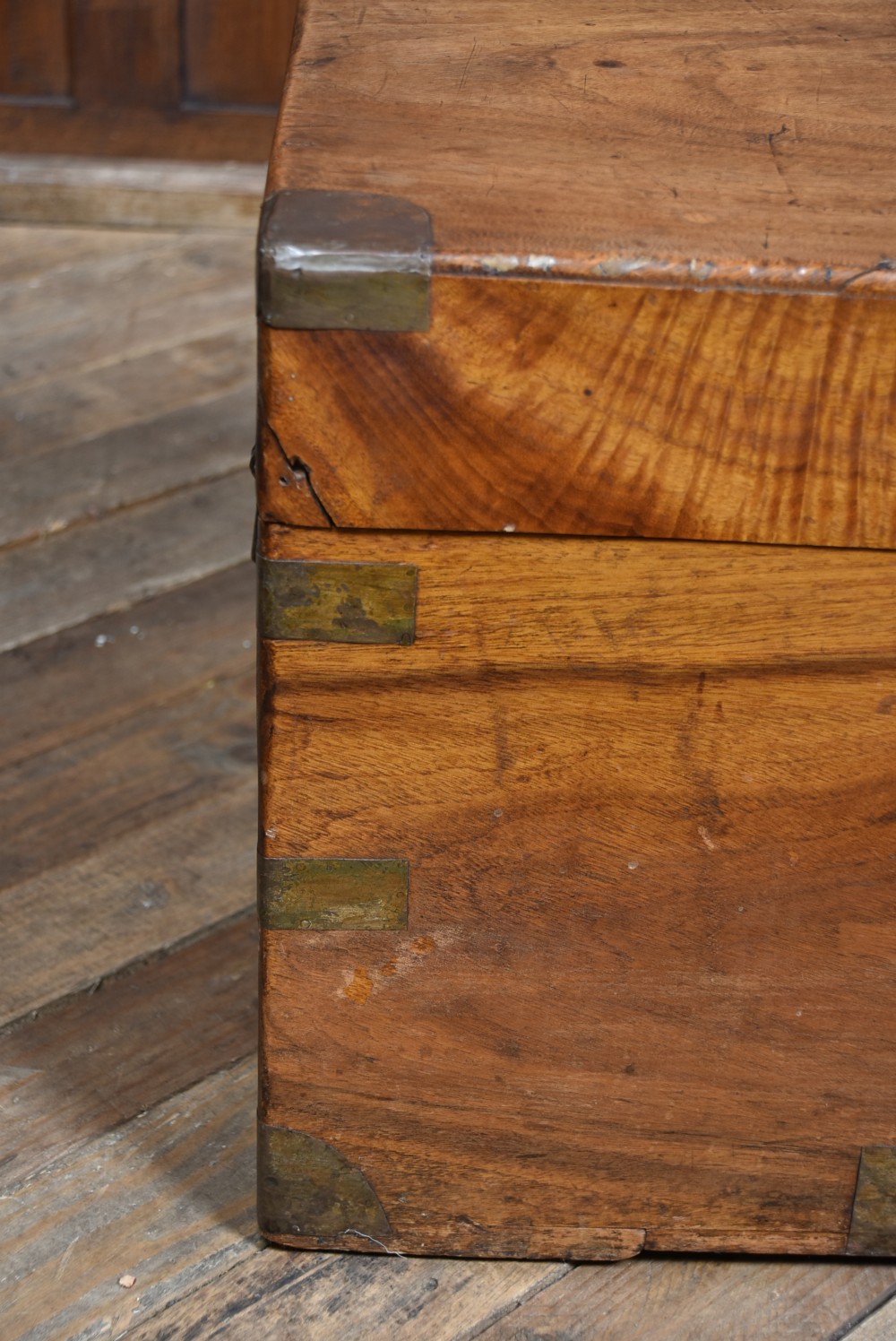 Camphor Wood Blanket / Storage Box View VII