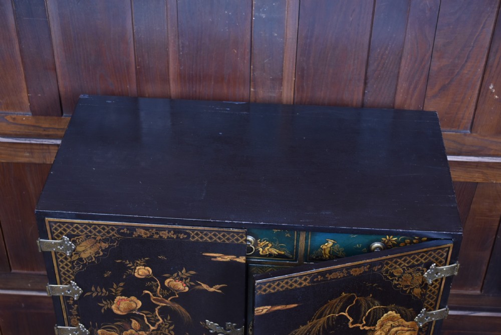 Chinoiserie Cabinet View XXIV