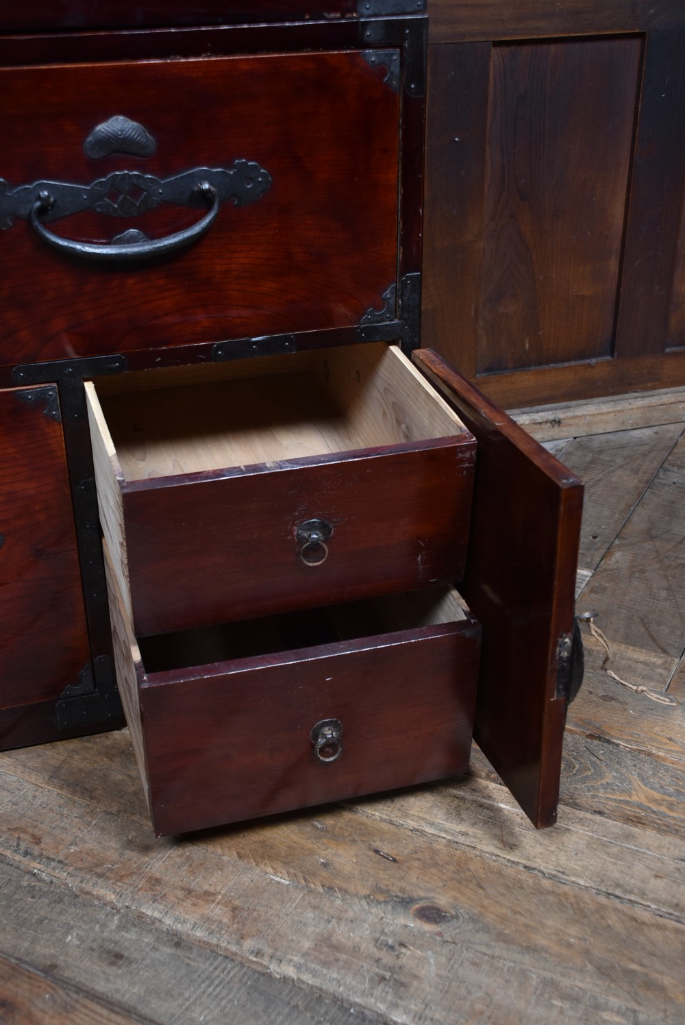 Japanese Lacquered Tansu Chest View IX