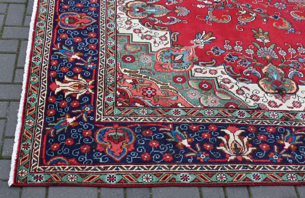 Hand Made Woollen Iranian Rug View VIII