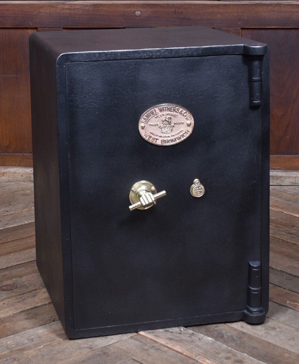 Samuel Withers & Co. Safe View II
