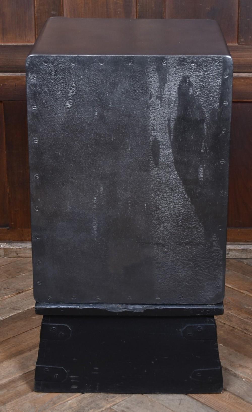 Samuel Withers & Co. Safe View VI